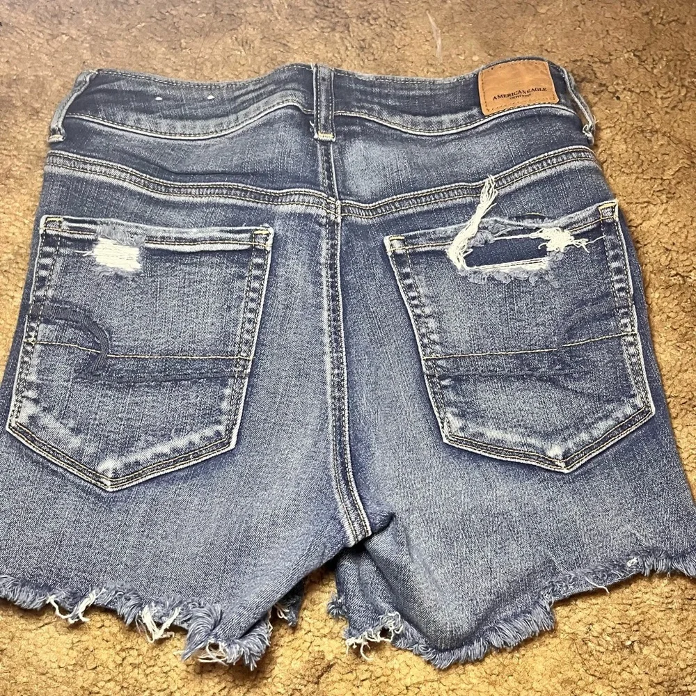 American Eagle Distressed Blue Denim Shorts - Picture 4 of 5